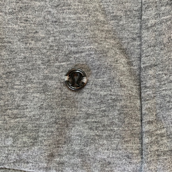 Lululemon Size 2 Wrap Sweater in Grey - Picture 5 of 5